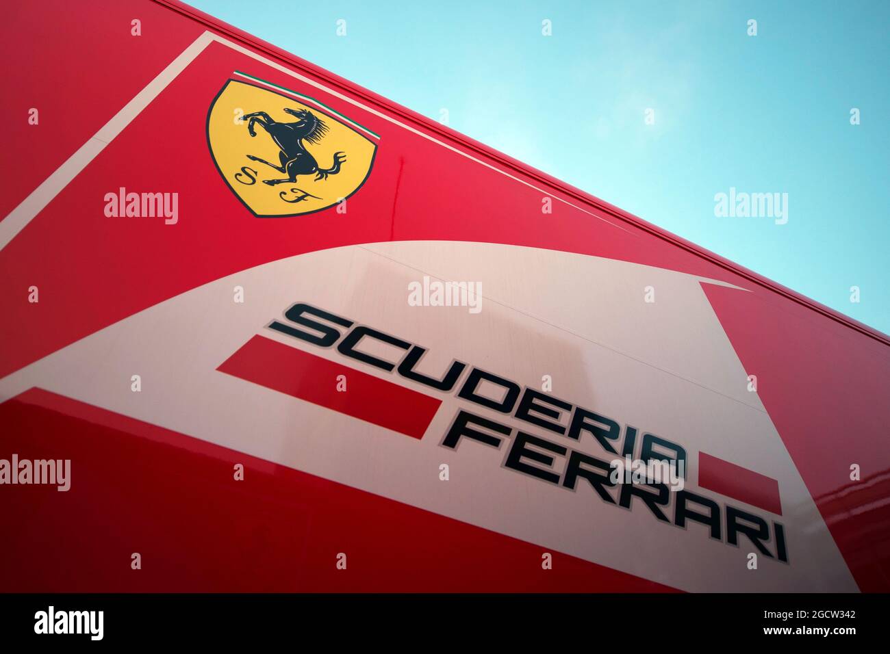 Logo Ferrari. Test de Formule 1, jour 2, vendredi 20 février 2015. Barcelone, Espagne. Banque D'Images