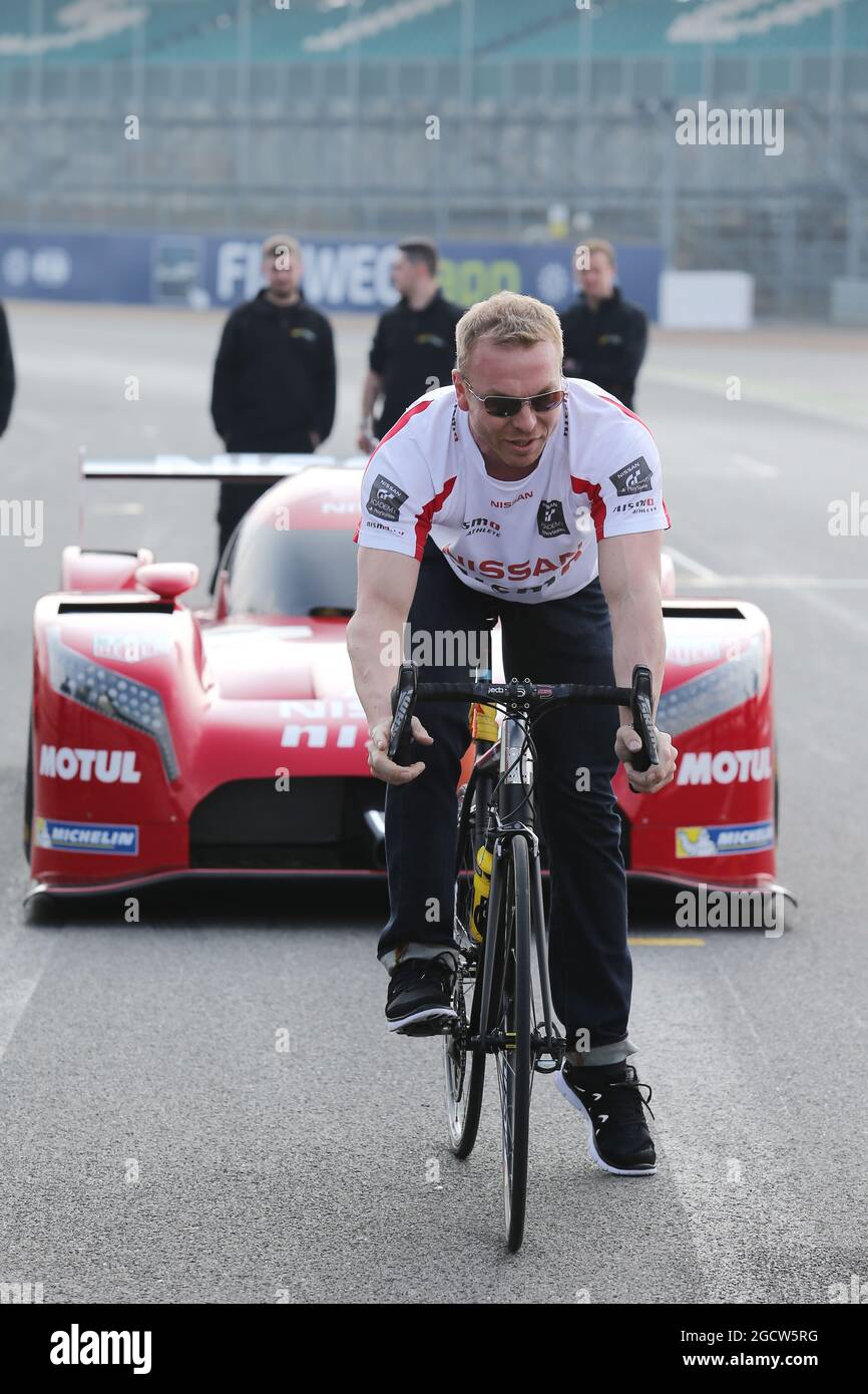 Sir Chris Hoy (GBR) champion olympique de cyclisme sur piste et pilote Nissan LMP3 dans le ELMS. Championnat du monde d'endurance de la FIA, 1ère partie, jeudi 9 avril 2015. Silverstone, Angleterre. Banque D'Images