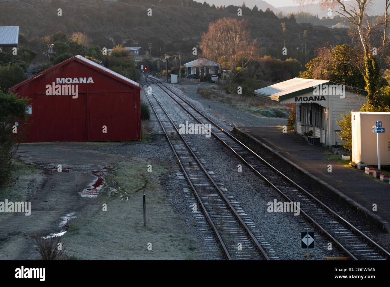 Gare et hangar de marchandises, Moana, lac Brunner, Westland, South Island, Nouvelle-Zélande Banque D'Images