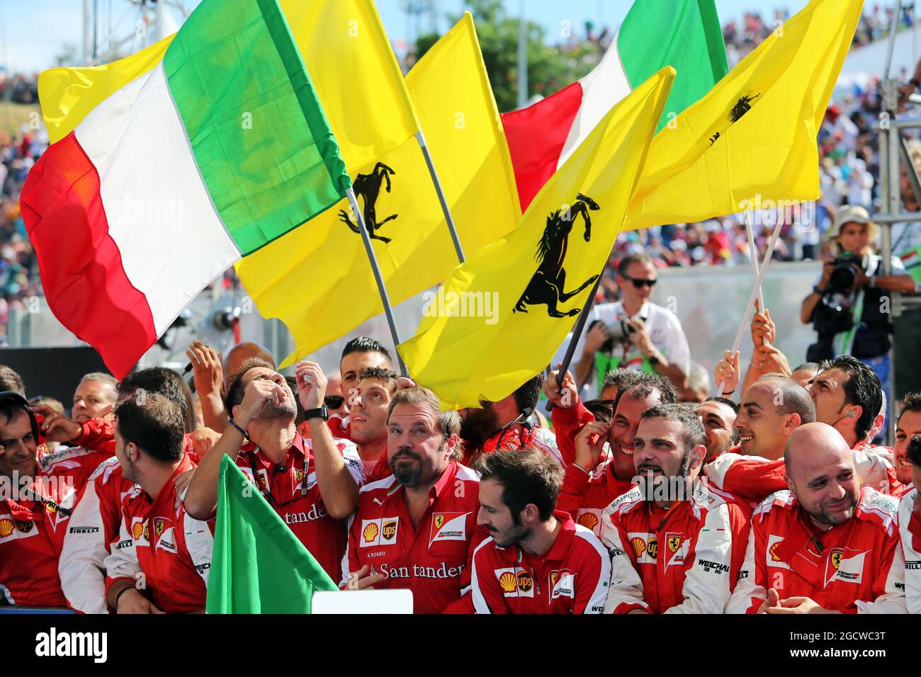 Célébrez Ferrari au parc ferme. Grand Prix de Hongrie, dimanche 26 juillet 2015. Budapest, Hongrie. Banque D'Images