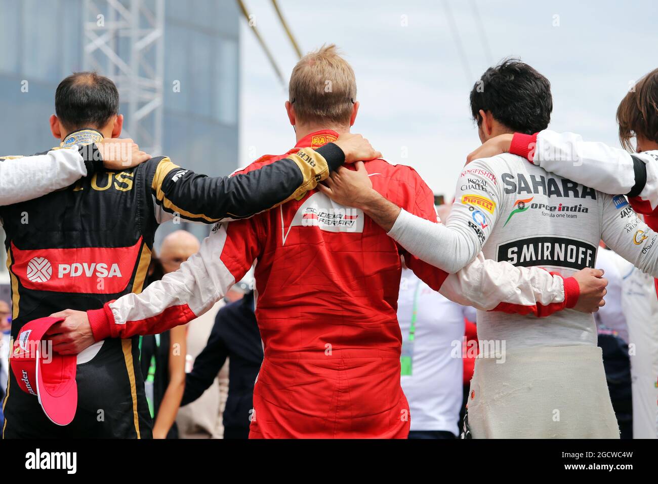 Les pilotes observent l'hommage à Jules Bianchi sur la grille. Grand Prix de Hongrie, dimanche 26 juillet 2015. Budapest, Hongrie. Banque D'Images