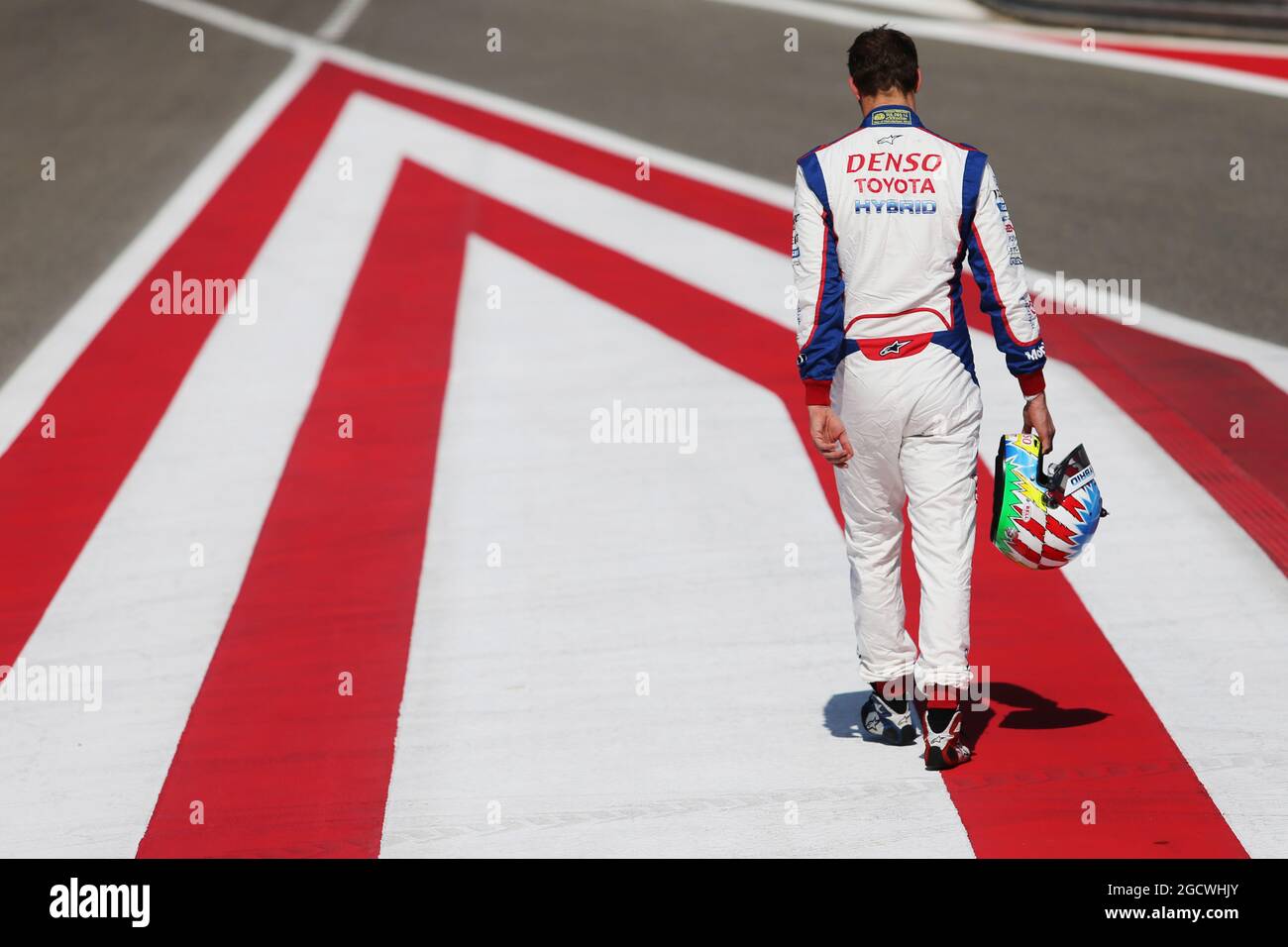 Alex Wurz (AUT) Toyota Hybrid Racing, qui prend sa retraite après la course de 6 heures de Bahreïn. Championnat du monde d'endurance FIA, Round 8, jeudi 19 novembre 2015. Sakhir, Bahreïn. Banque D'Images