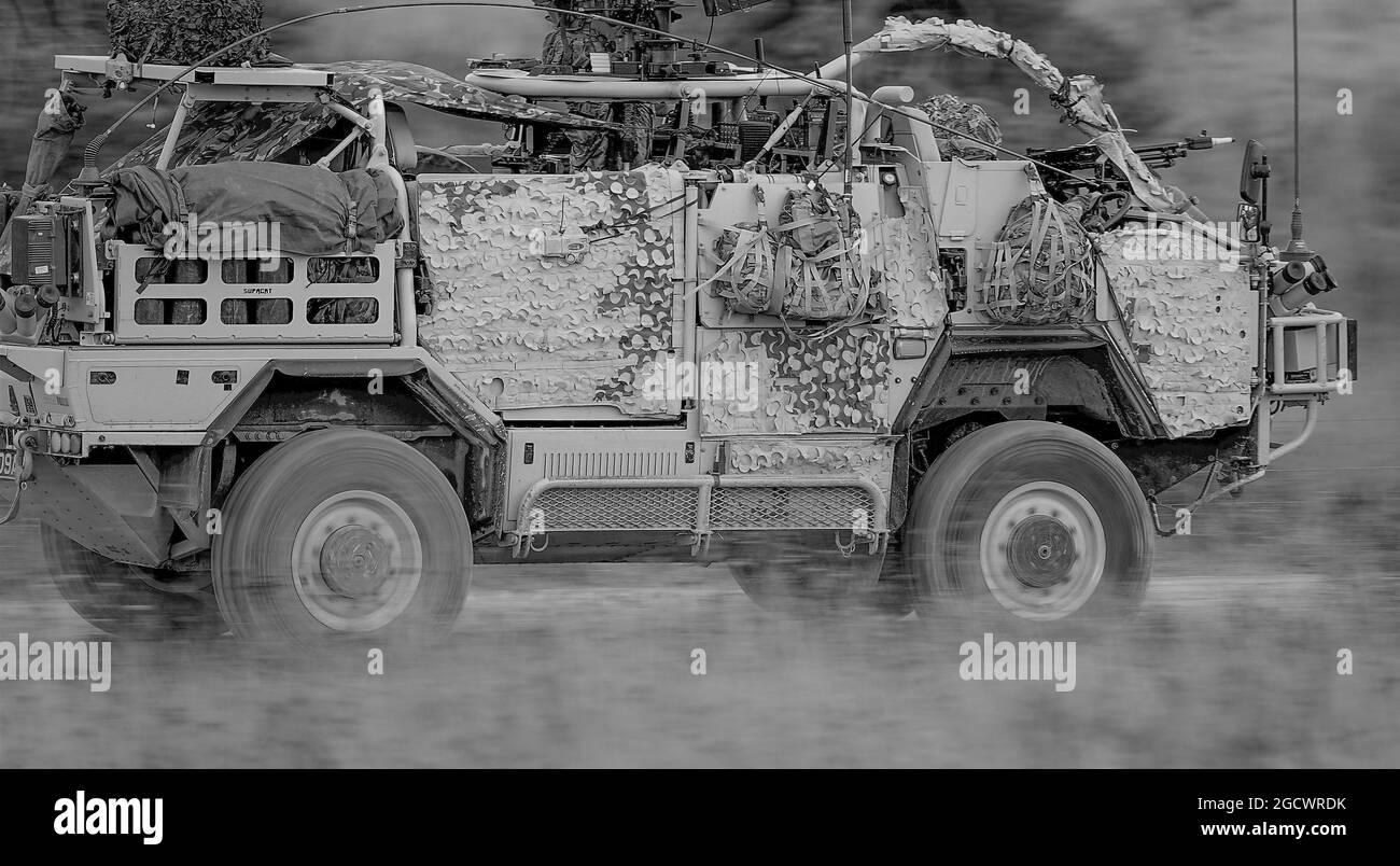 L'armée britannique Supacan Jackal, des véhicules d'assaut rapide, de soutien au feu et de reconnaissance en manœuvres dans une démonstration de puissance de feu, la plaine de Salisbury Banque D'Images