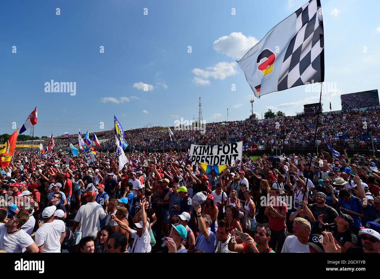 Fans sur le podium. Grand Prix de Hongrie, dimanche 24 juillet 2016. Budapest, Hongrie. Banque D'Images