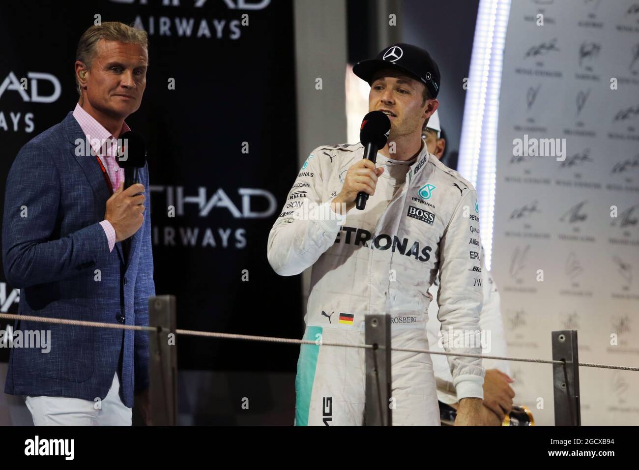 Champion du monde Nico Rosberg (GER) Mercedes AMG F1 sur le podium. Grand Prix d'Abu Dhabi, dimanche 27 novembre 2016. Yas Marina circuit, Abu Dhabi, Émirats Arabes Unis. Banque D'Images