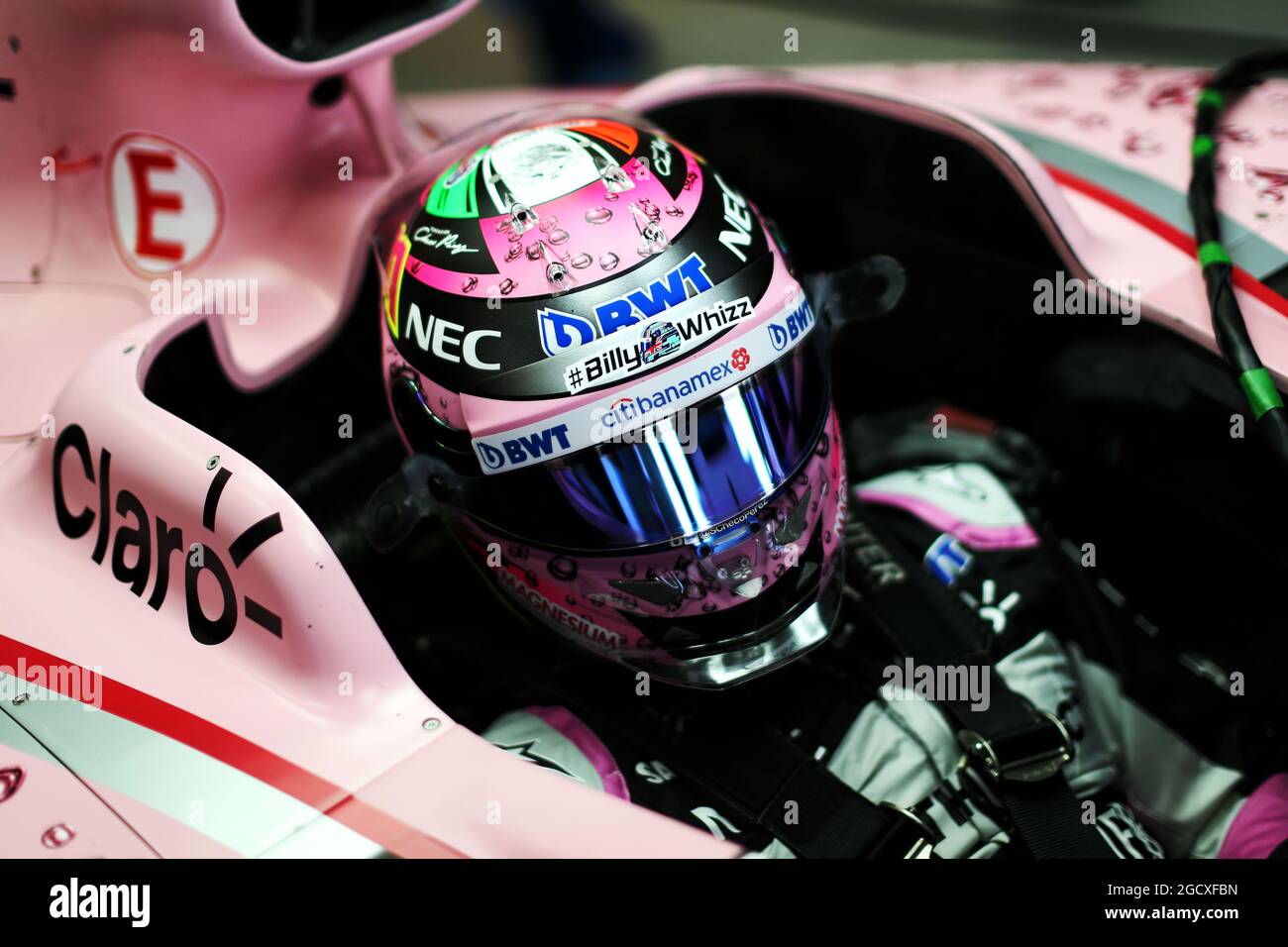 Sergio Perez (MEX) Sahara Force India F1 VJM10 avec un message #BillyWhizz de soutien pour le conducteur F4 blessé Billy Monger. Grand Prix de Russie, vendredi 28 avril 2017. Sotchi Autodrom, Sotchi, Russie. Banque D'Images