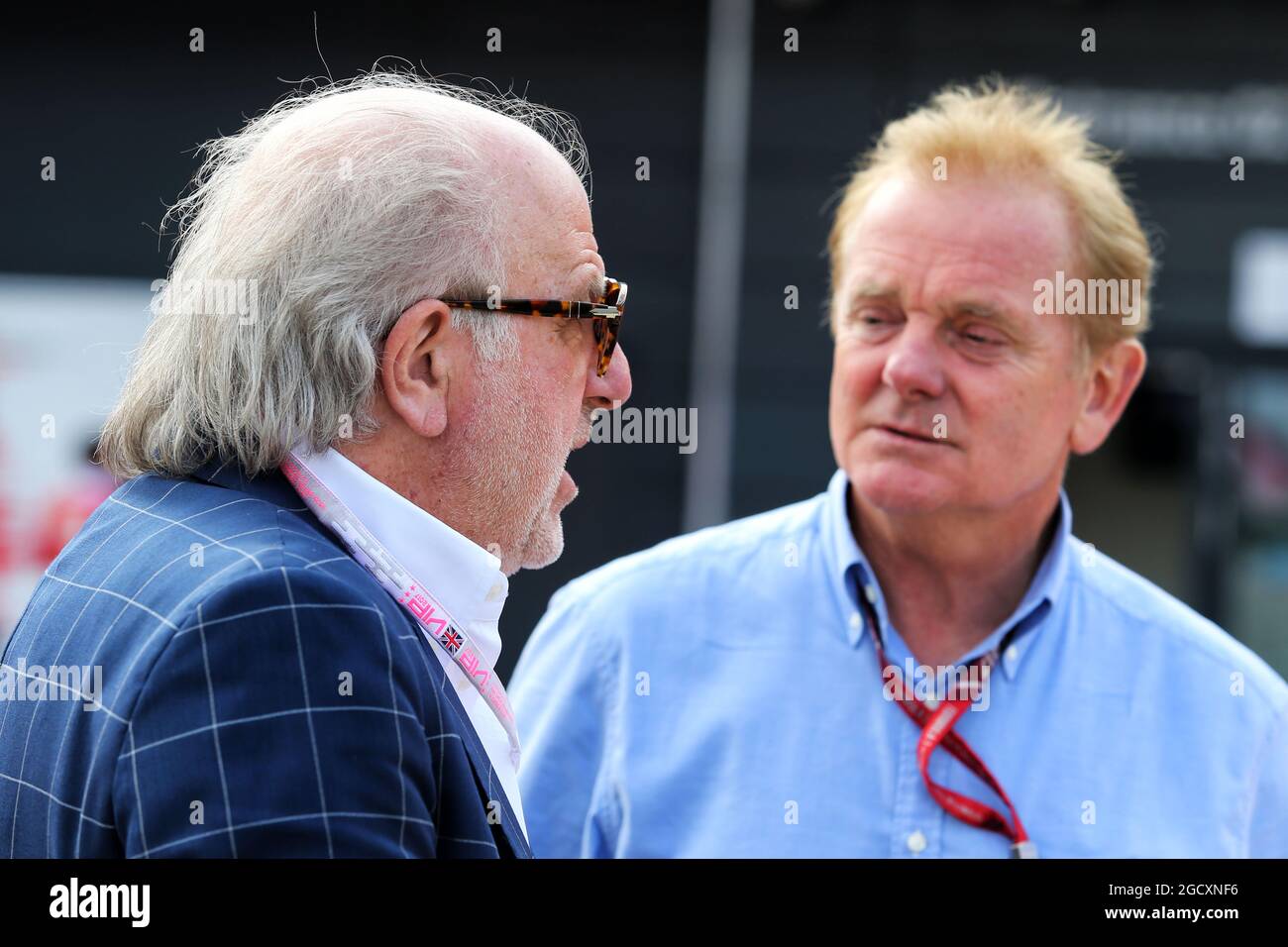 (De gauche à droite): David Richards (GBR) PDG ProDrive avec Jonathan Palmer (GBR). Grand Prix de Grande-Bretagne, vendredi 14 juillet 2017. Silverstone, Angleterre. Banque D'Images