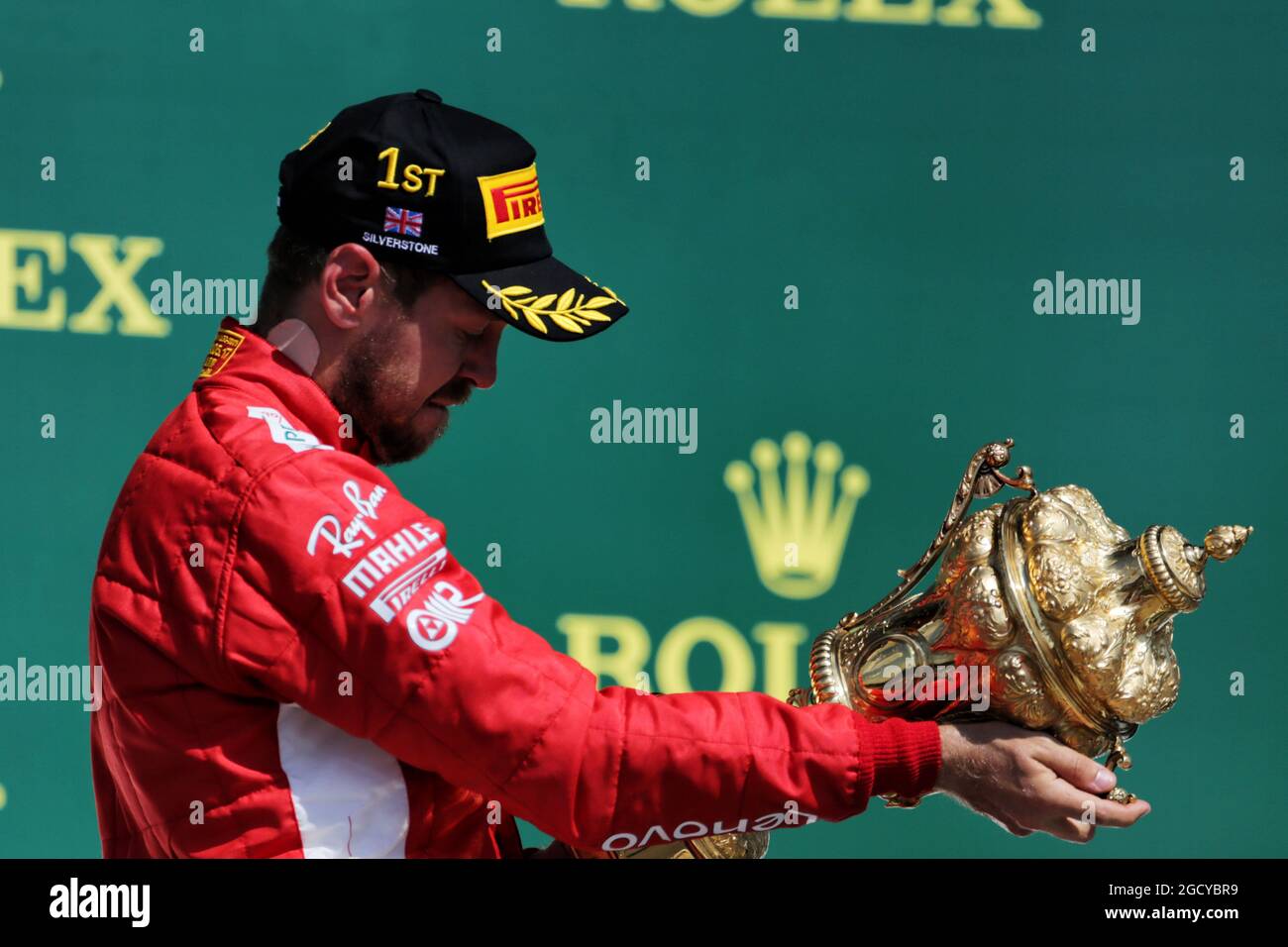 Le vainqueur de la course Sebastian Vettel (GER) Ferrari fête sur le  podium. Grand Prix de Grande-Bretagne, dimanche 8 juillet 2018.  Silverstone, Angleterre Photo Stock - Alamy