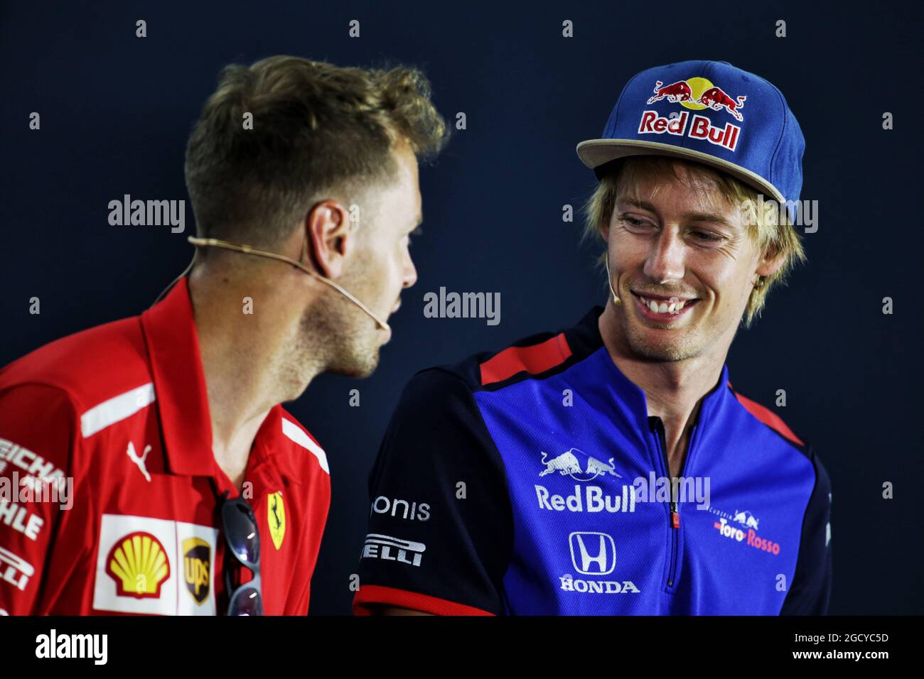 Brendon Hartley (NZL) Scuderia Toro Rosso (à droite) avec Sebastian Vettel (GER) Ferrari à la Conférence de presse de la FIA. Grand Prix d'Allemagne, jeudi 19 juillet 2018. Hockenheim, Allemagne. Banque D'Images