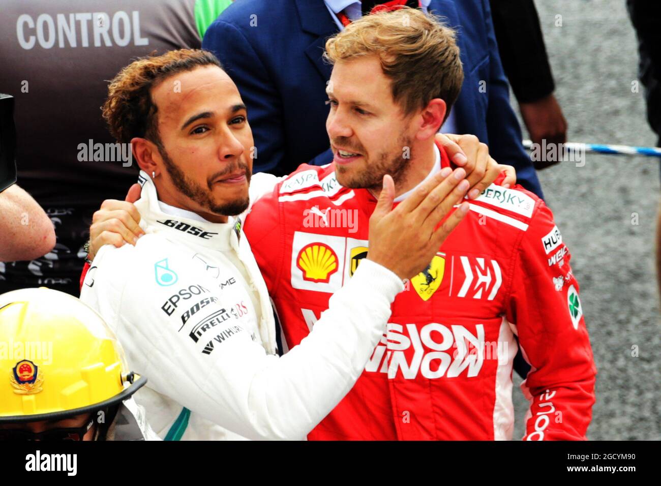 (De gauche à droite) : vainqueur de la course Lewis Hamilton (GBR) Mercedes AMG F1 célèbre la victoire du Championnat du monde du parc ferme avec Sebastian Vettel (GER) Ferrari. Grand Prix du Mexique, dimanche 28 octobre 2018. Mexico, Mexique. Banque D'Images