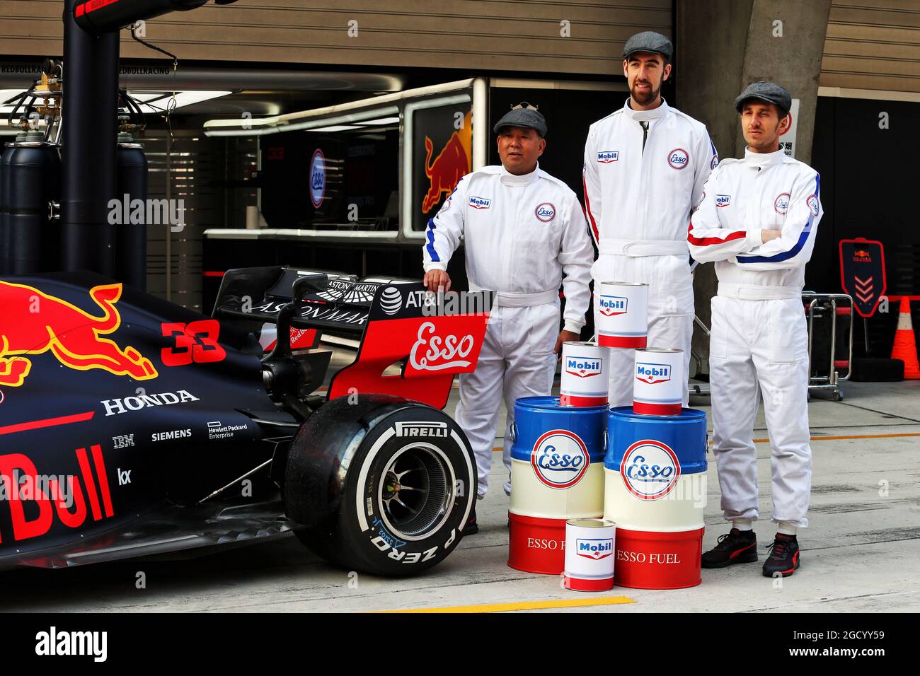 Red Bull Racing Celebrate 1000 courses de F1 avec Esso et Mobil. Grand Prix  de Chine, jeudi 11 avril 2019. Shanghai, Chine Photo Stock - Alamy