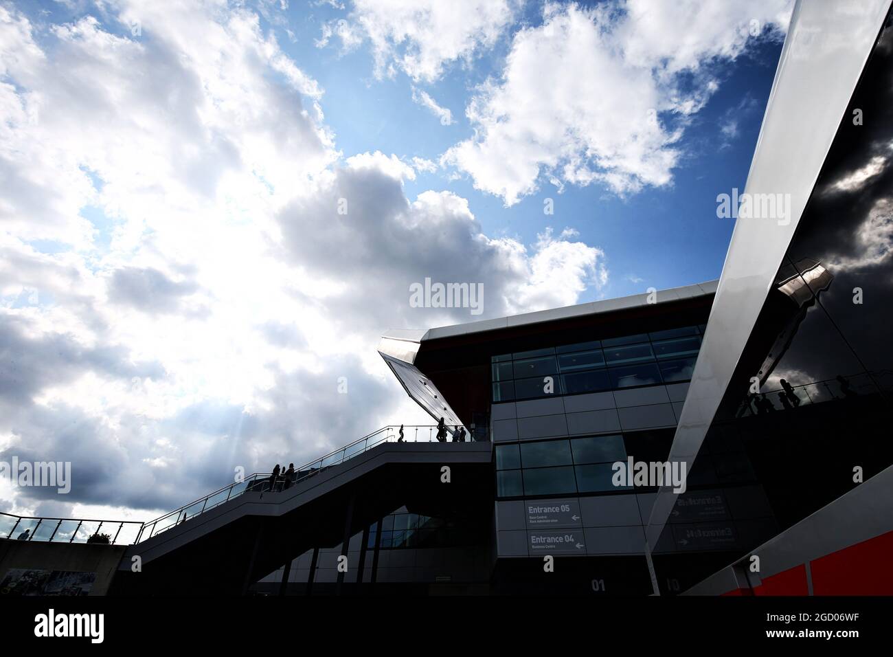 Circuit atmosphère - bâtiment de fosse. Grand Prix de Grande-Bretagne, vendredi 12 juillet 2019. Silverstone, Angleterre. Banque D'Images
