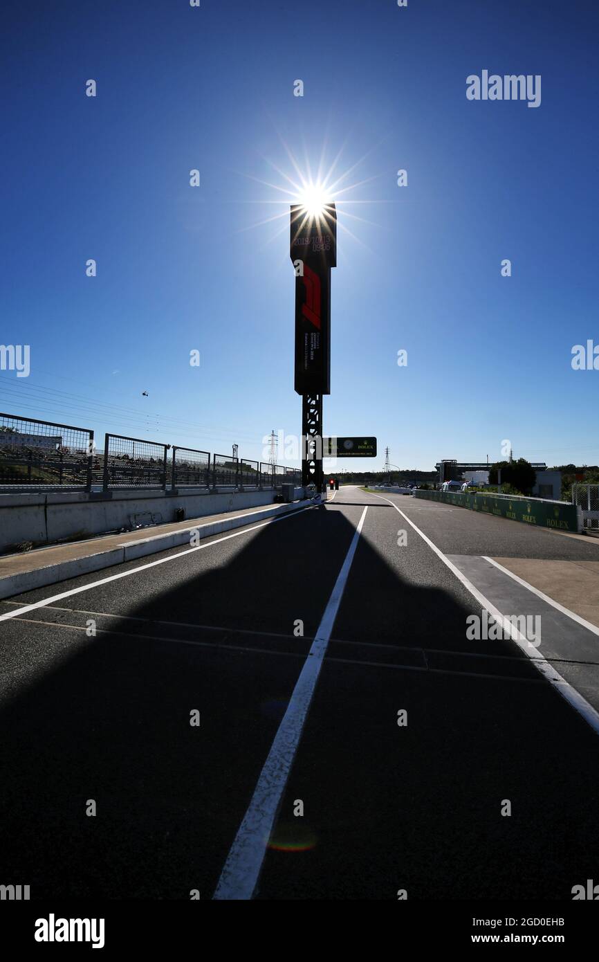 Circuit Atmosphere - sortie de voie Pit. Grand Prix japonais, dimanche 13 octobre 2019. Suzuka, Japon. Banque D'Images