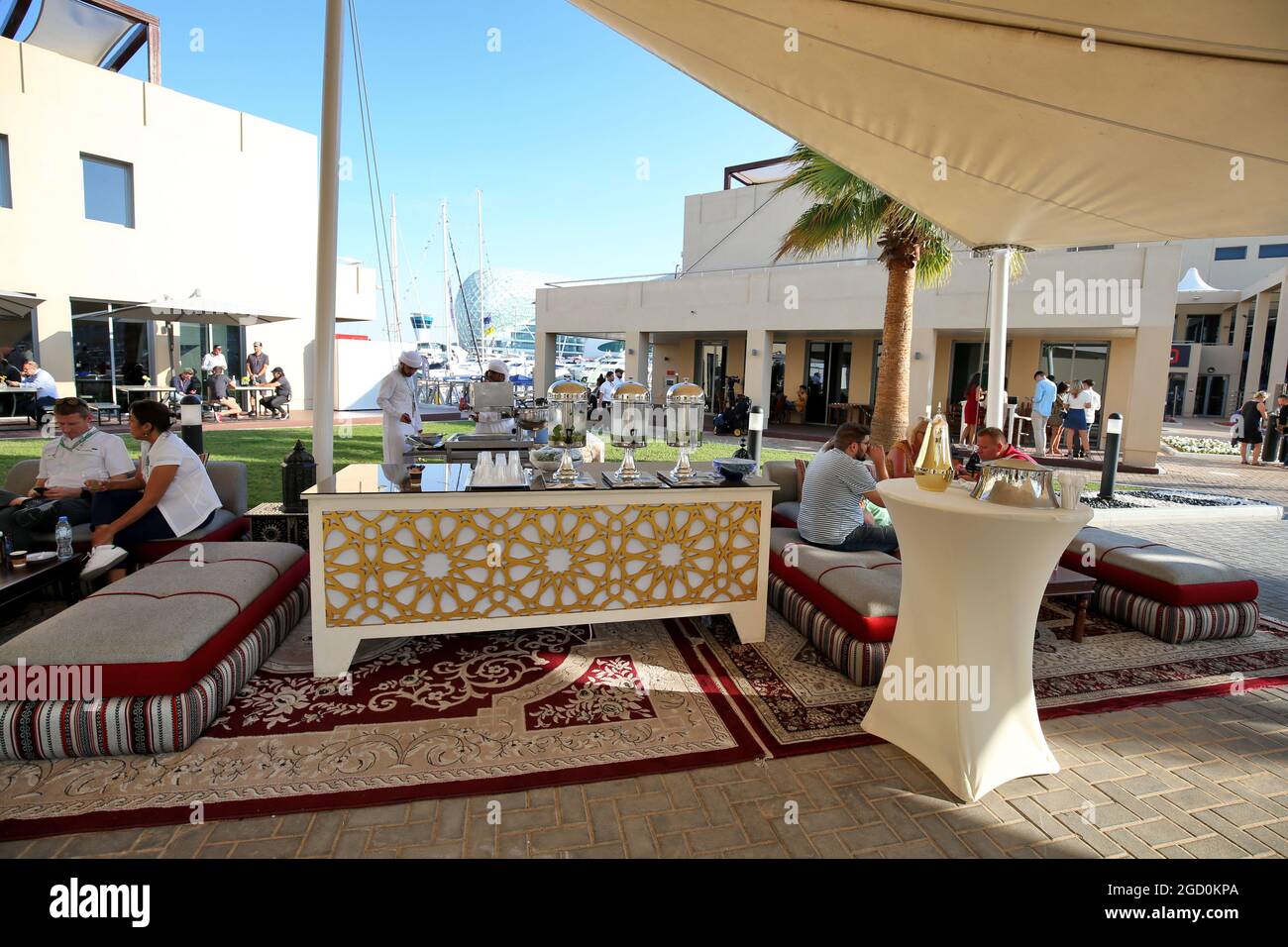 Ambiance de paddock. Grand Prix d'Abu Dhabi, vendredi 29 novembre 2019. Yas Marina circuit, Abu Dhabi, Émirats Arabes Unis. Banque D'Images