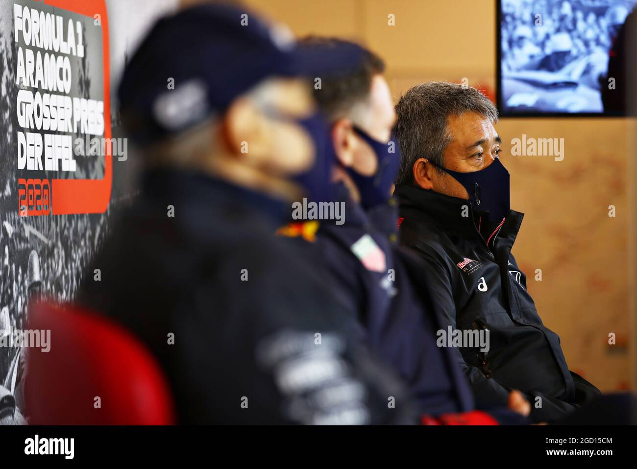 Masashi Yamamoto (JPN) Honda Racing F1 Directeur général avec Franz Tost (AUT) Alphauri Team principal et Christian Horner (GBR) Red Bull Racing Team principal à la Conférence de presse de la FIA. Grand Prix d'Eifel, vendredi 9 octobre 2020. Nurbugring, Allemagne. Image de pool FIA pour usage éditorial uniquement Banque D'Images