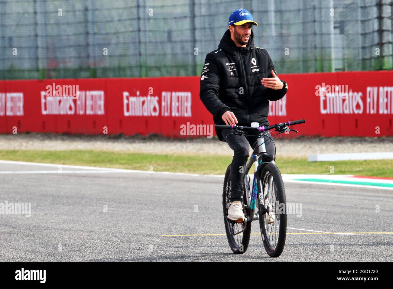 Daniel Ricciardo (AUS) Renault F1 Team conduit le circuit. Banque D'Images