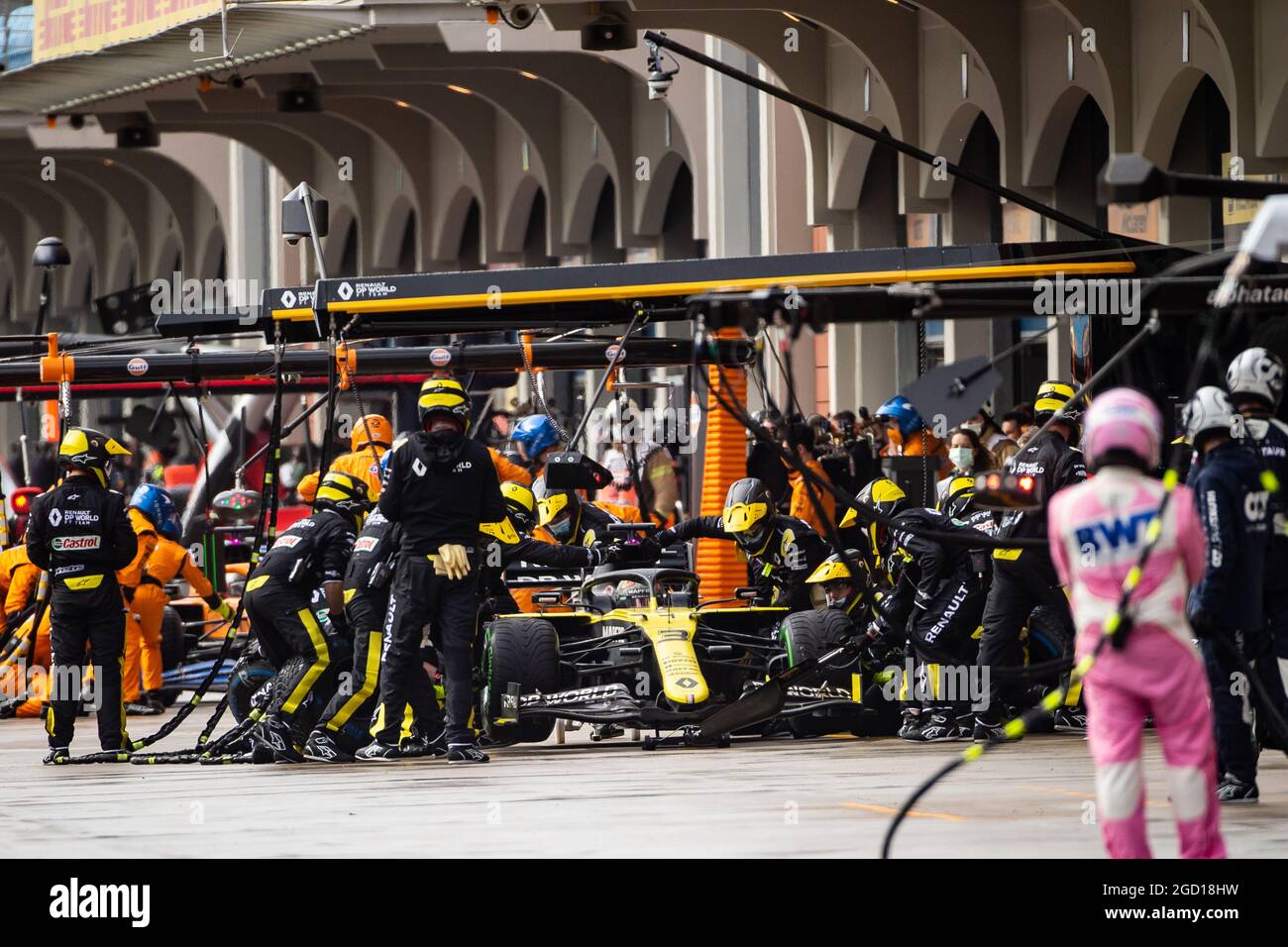 Daniel Ricciardo (AUS) Renault F1 Team RS20 fait un arrêt de fosse. Banque D'Images