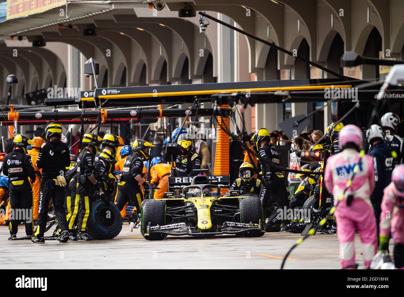 Daniel Ricciardo (AUS) Renault F1 Team RS20 fait un arrêt de fosse. Banque D'Images