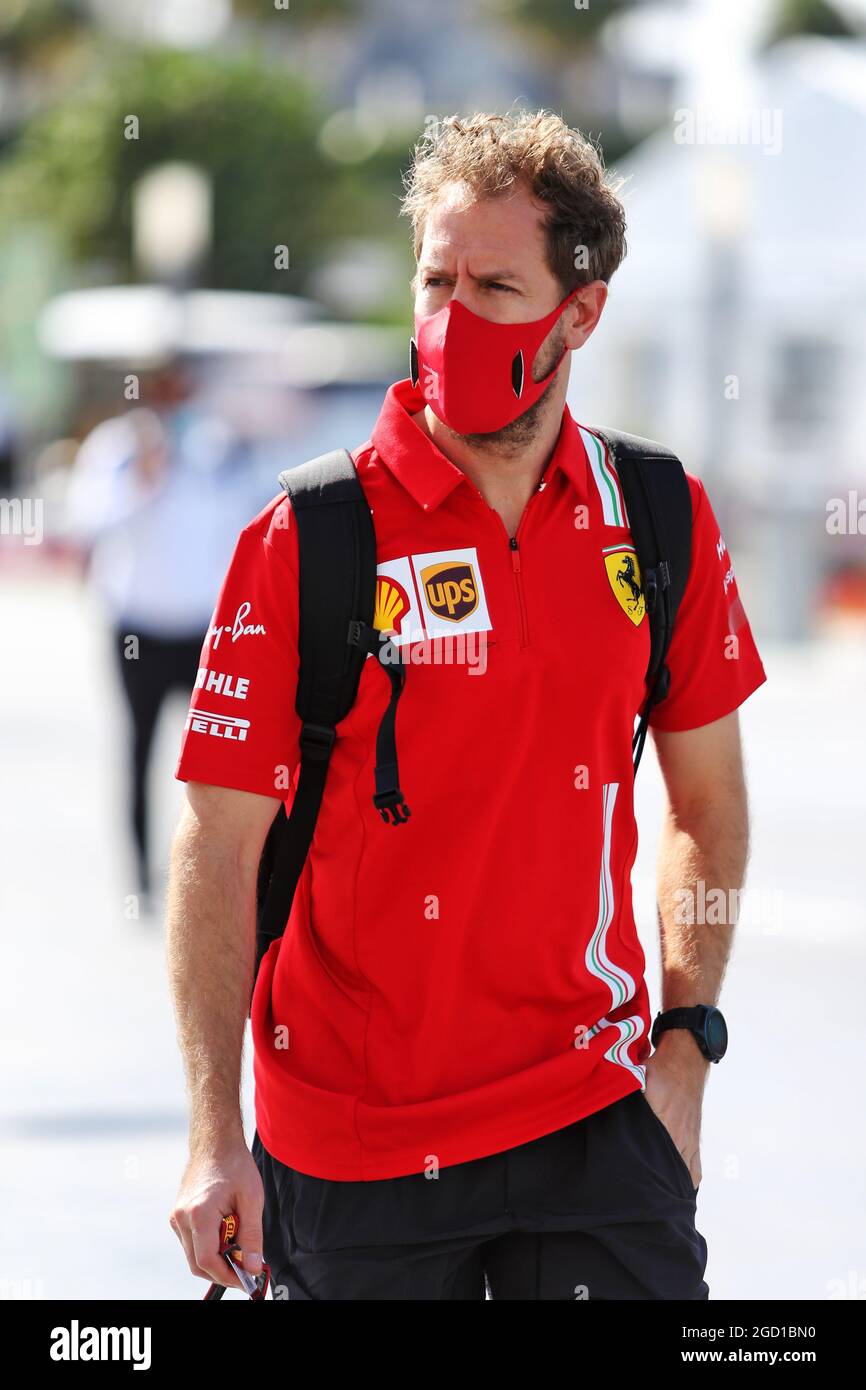 Sebastian Vettel (GER) Ferrari. Grand Prix d'Abu Dhabi, vendredi 11 décembre 2020. Yas Marina circuit, Abu Dhabi, Émirats Arabes Unis. Banque D'Images