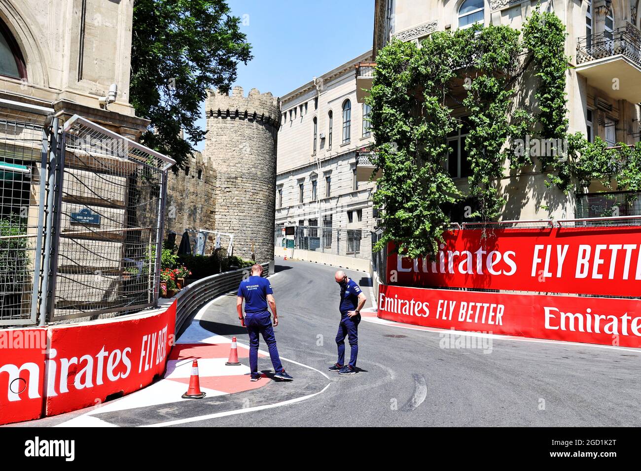 Williams Racing marchez le circuit. Grand Prix d'Azerbaïdjan, jeudi 3 juin 2021. Circuit de la ville de Bakou, Azerbaïdjan. Banque D'Images