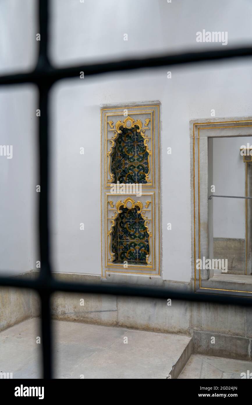 La conception interne d'une ancienne salle de bain Othman dans le Top Kapi Istanbul Turquie Banque D'Images La conception interne d'une ancienne salle de bain Othman dans le Top Kapi Istanbul Turquie Banque D'Images