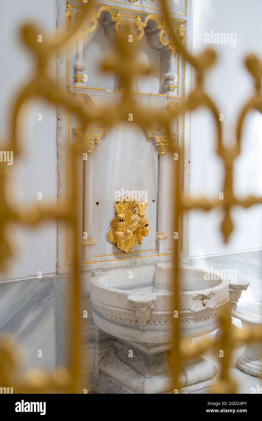La conception interne d'une ancienne salle de bain Othman dans le Top Kapi Istanbul Turquie Banque D'Images La conception interne d'une ancienne salle de bain Othman dans le Top Kapi Istanbul Turquie Banque D'Images