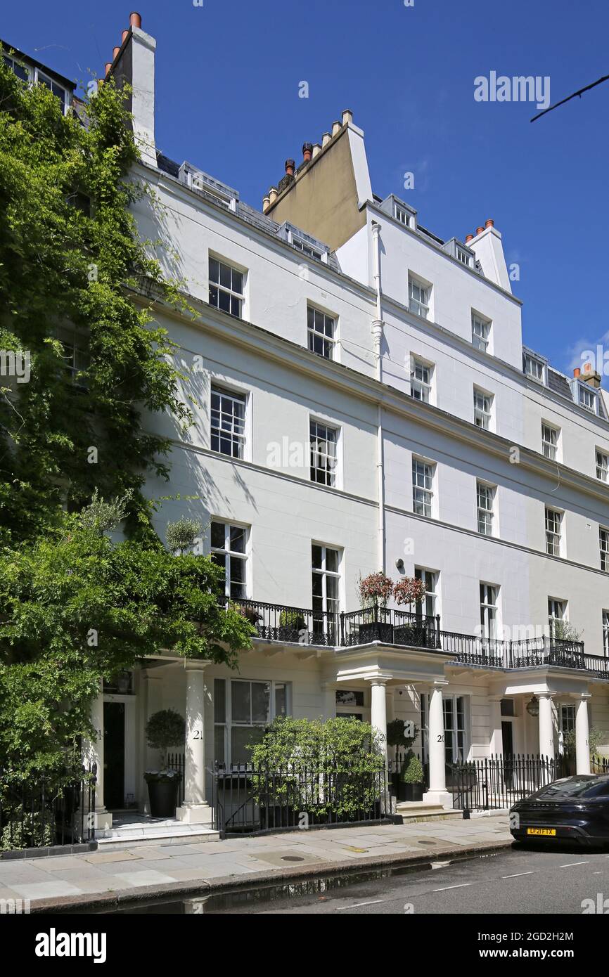 Maisons du côté nord de Chester Square, Belgravia, Londres, Royaume-Uni. Certaines des maisons les plus chères de Londres. Partie du domaine de Grosvenor. Banque D'Images