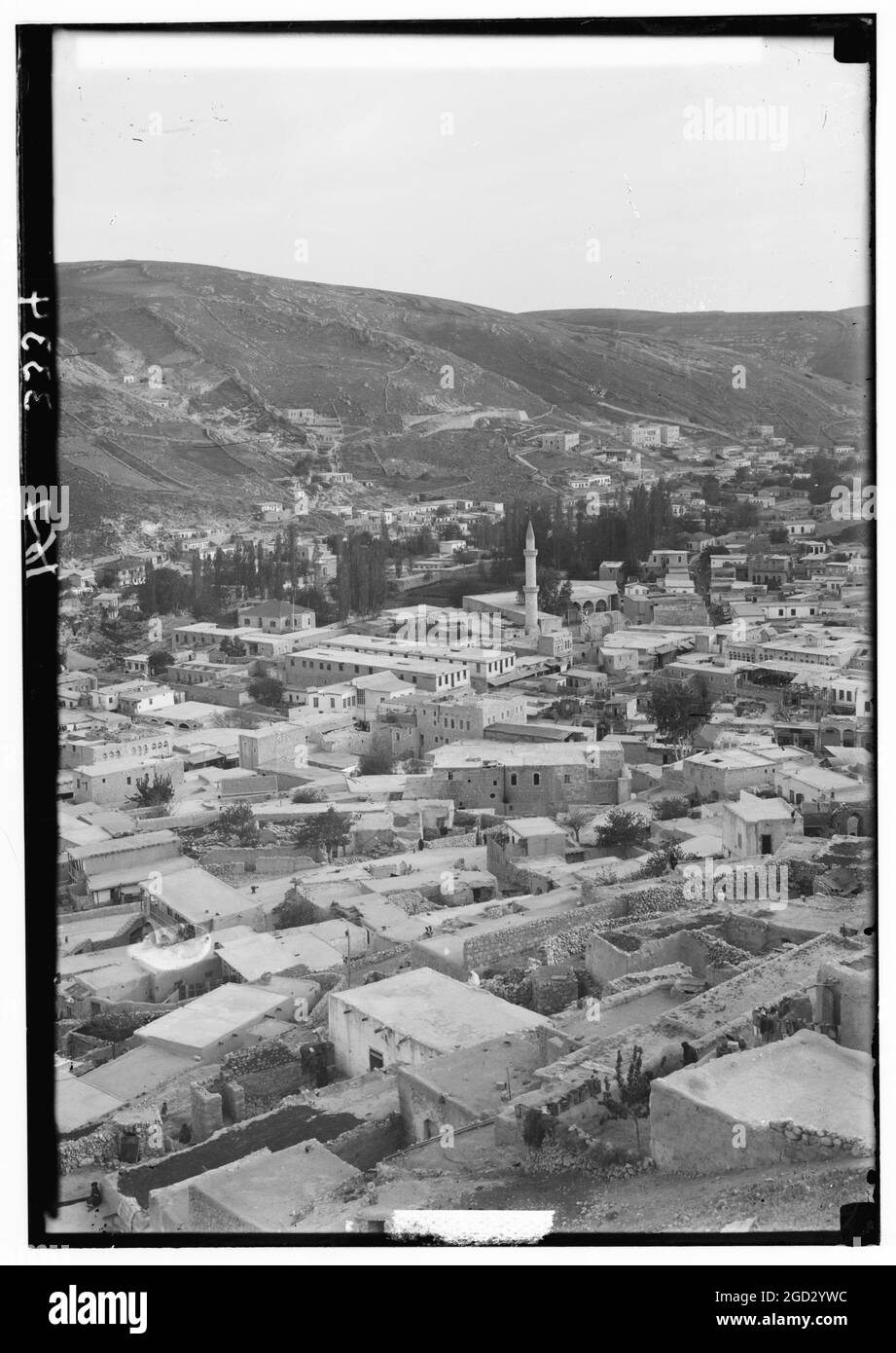 TRANS-Jordanie - ville moderne d'Amman, mosquée vue au centre de l'image ca. Entre 1898 et 1946 Banque D'Images