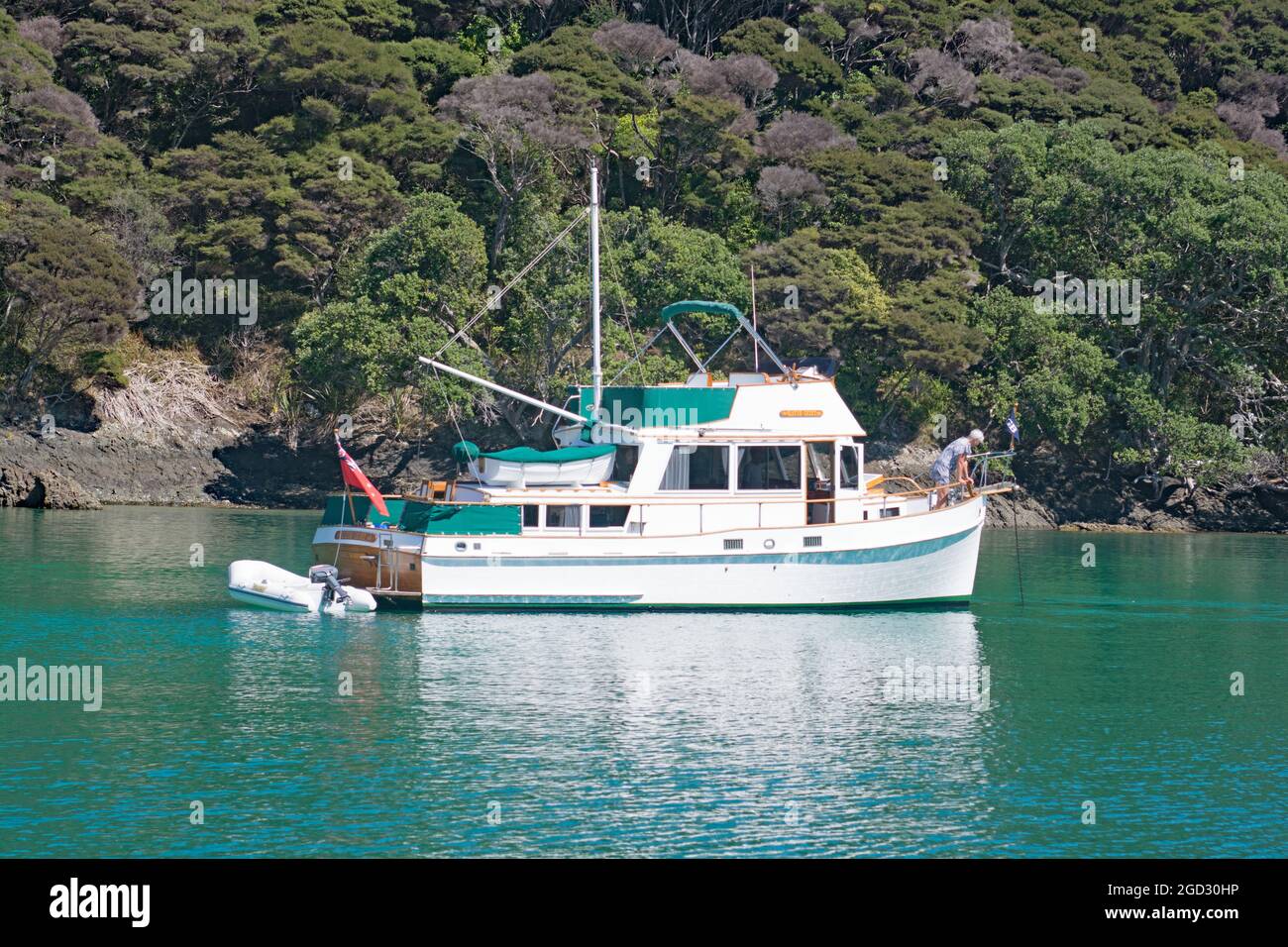 Lancement classique dans Deep Water Cove Bay of Islands, Nouvelle-Zélande Banque D'Images