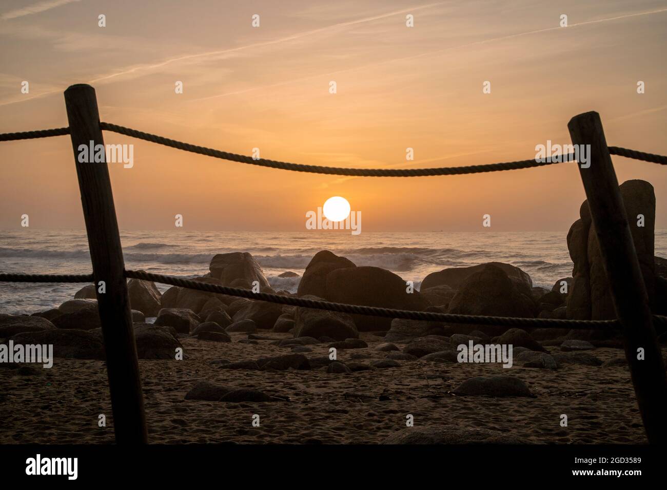 Coucher de soleil sur une plage nommée 'Kadalena' à Vila Nova de Gaia Banque D'Images