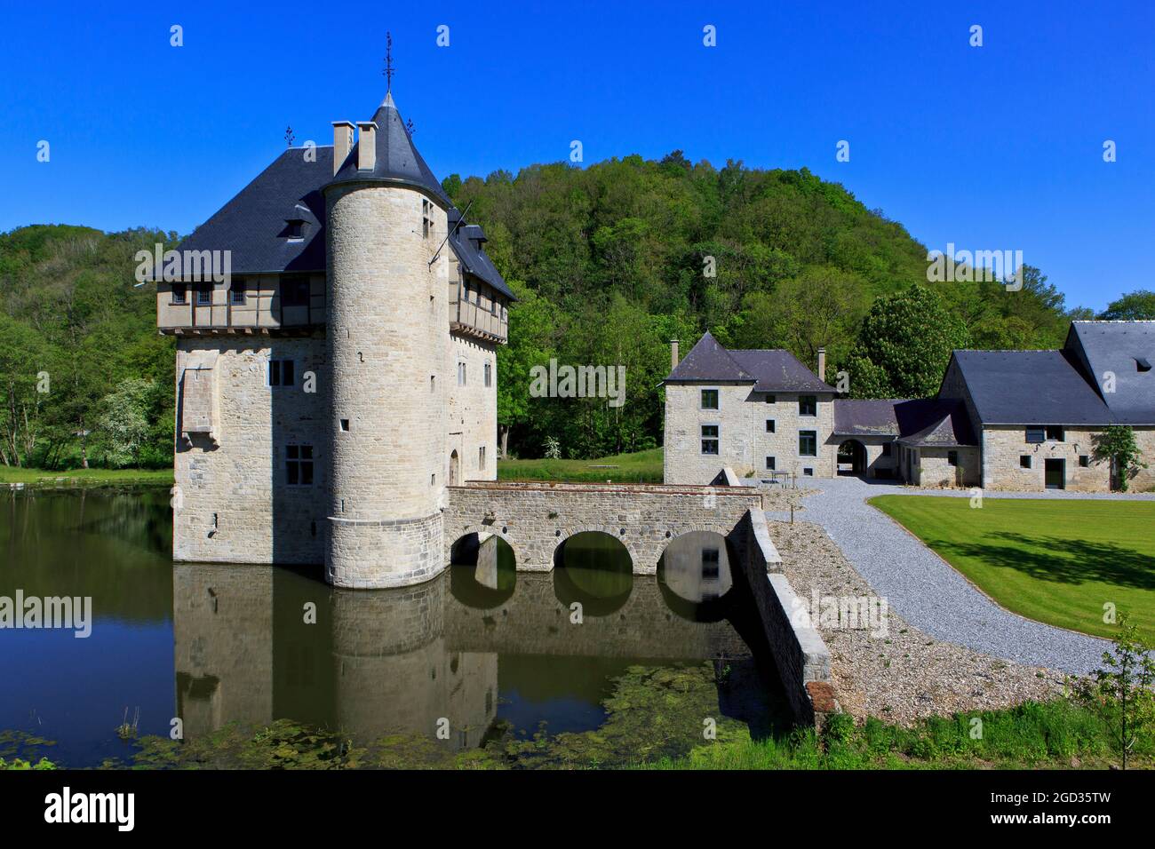 Le pittoresque château de Crupet du XIIIe siècle à Assise (province de Namur), en Belgique Banque D'Images