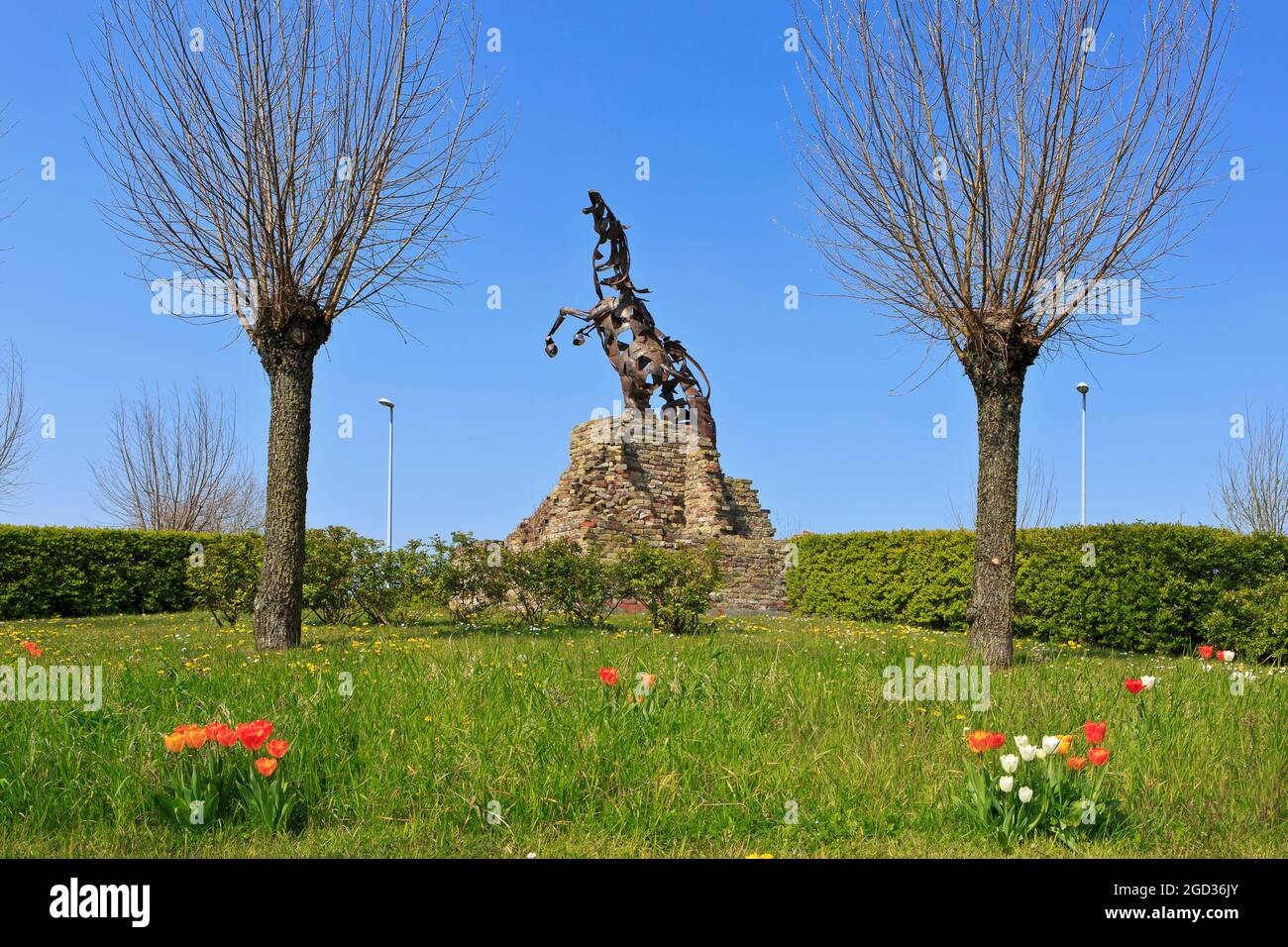 Le monument commémoratif du cheval de guerre (par Luc Coomans) en