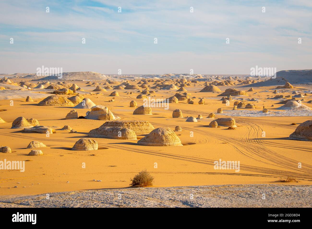 Formations rocheuses de craie drôles dans le désert blanc, Farafra, Egypte Banque D'Images