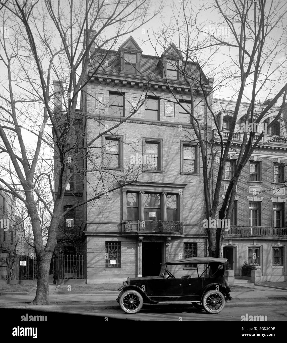 La résidence du secrétaire d'État des États-Unis Charles Evans Hughes située au 1529 18th Street, NW dans le quartier Dupont Circle de Washington, D.C. ca. 1921 Banque D'Images