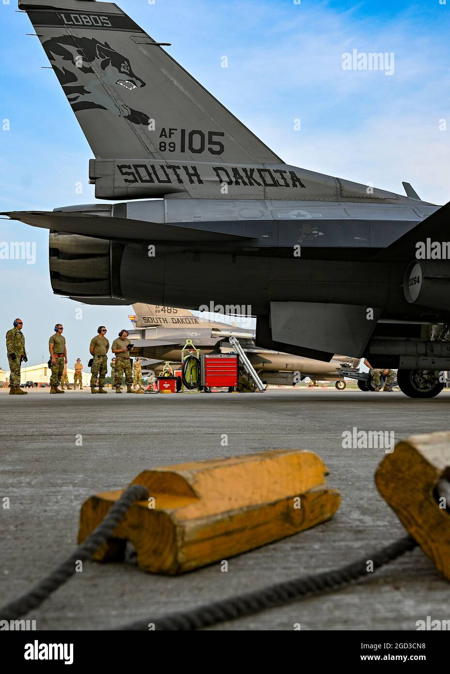 Le 4 août 2021, la 114e Escadre de chasseurs a effectué un exercice d’état de préparation visant à tester la capacité de l’escadre de monter une installation d’alerte de contrôle aérospatial avec un bref préavis, à Joe Foss Field. Cet exercice prépare les aviateurs aux menaces futures grâce à l'expérience de scénarios de combat réalistes et est essentiel pour s'assurer que la 114e Escadre de chasseurs est préparée pour les imprévus actuels et futurs. (É.-U. Photo de la Garde nationale aérienne par Tech. Sgt. Luke Olson/libéré) Banque D'Images