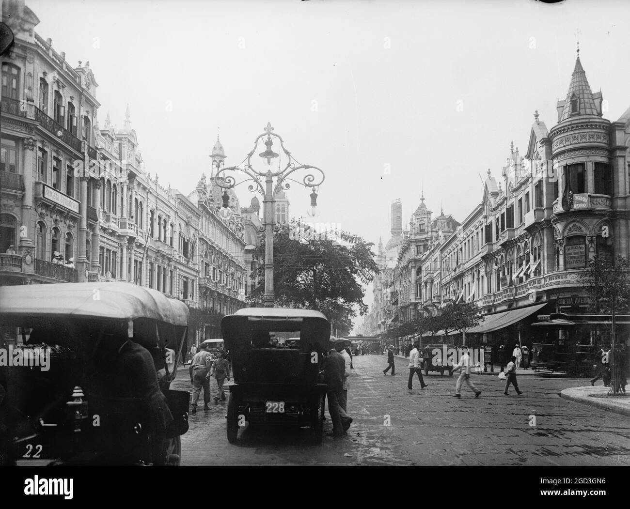 L'avenue principale de Rio de Janeiro vers 1909 et vers 1920 Banque D'Images