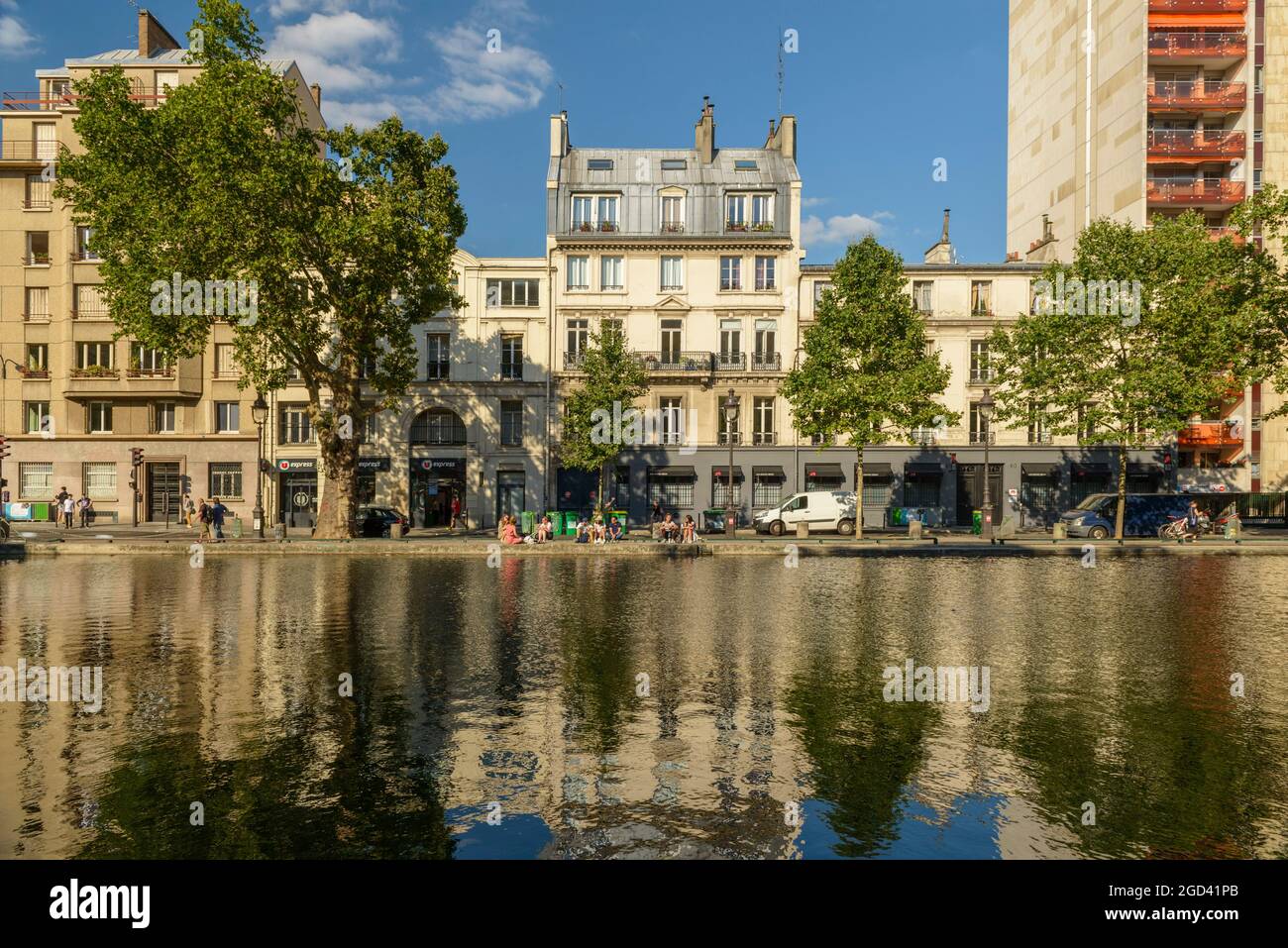 FRANCE, PARIS (75010), CANAL SAINT-MARTIN ET QUAI DE JEMMAPES Photo