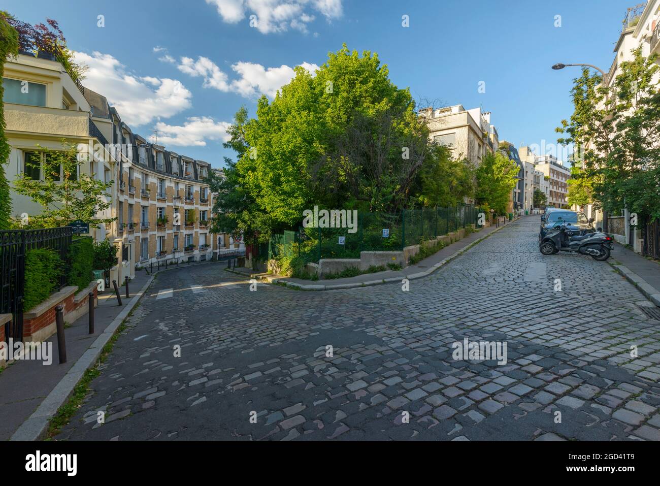 FRANCE, PARIS (75019), QUARTIER DES BUTTES CHAUMONT, RUE GEORGES LARDENNOIS ET RUE PHILIPPE HECHT, BUTTE BERGEYRE Banque D'Images