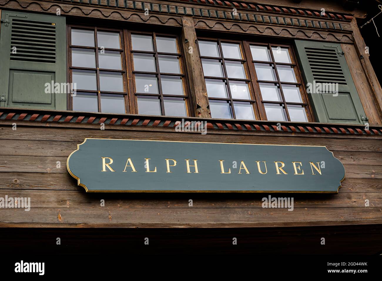 Gstaad, Suisse - 16 juillet 2020 : Ralph Lauren magasin de mode textile à  Gstaad Photo Stock - Alamy