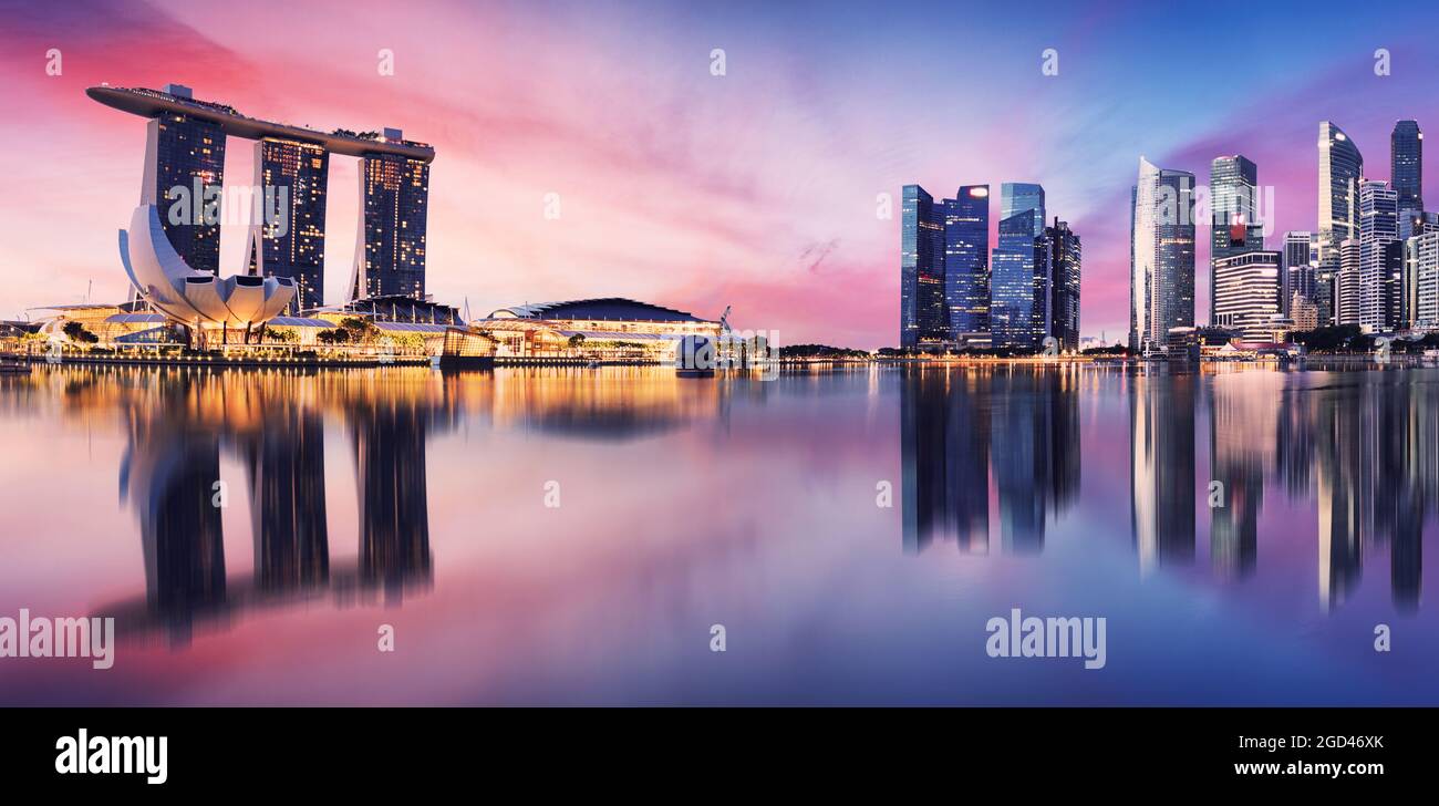 Singapore city skyline at night Banque D'Images