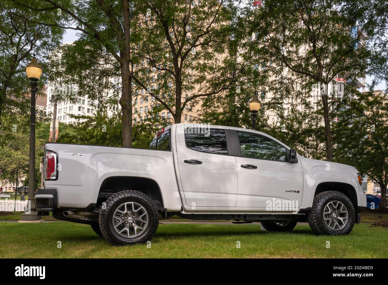 DETROIT, MI/États-Unis - le 06 AOÛT 2021 : un Canyon 2021 de GMC au salon automobile Motor City car Crawl (MC3), Detroit, Michigan. Banque D'Images