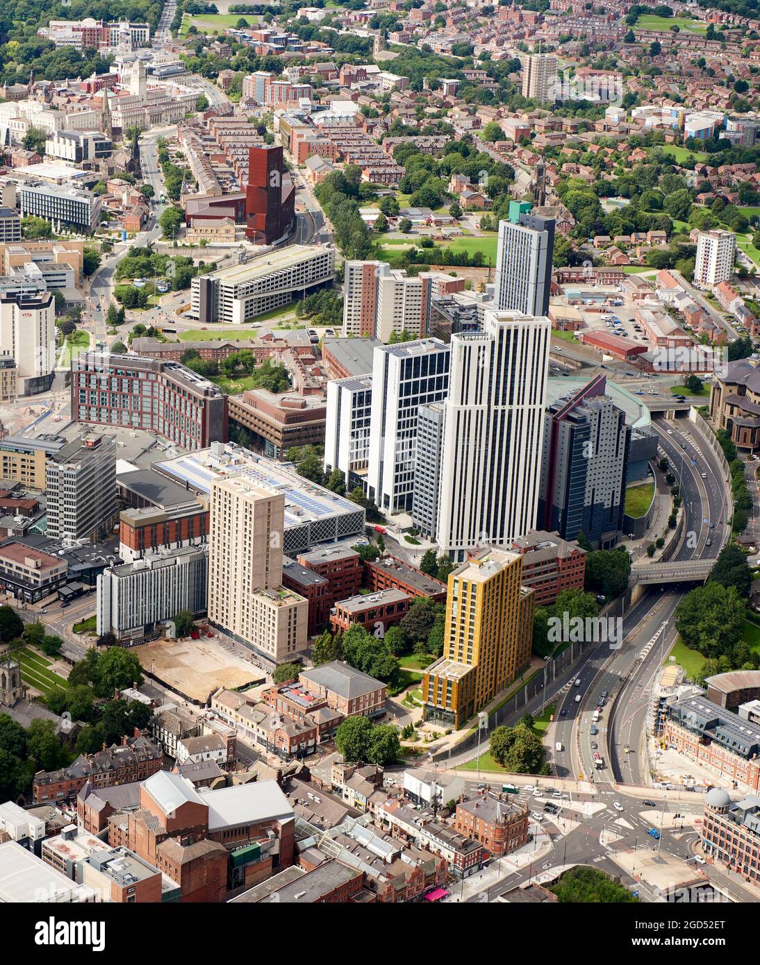 Une vue aérienne des tours d'hébergement des nouveaux étudiants, Leeds City Centre, West Yorkshire, nord de l'Angleterre, Royaume-Uni Banque D'Images