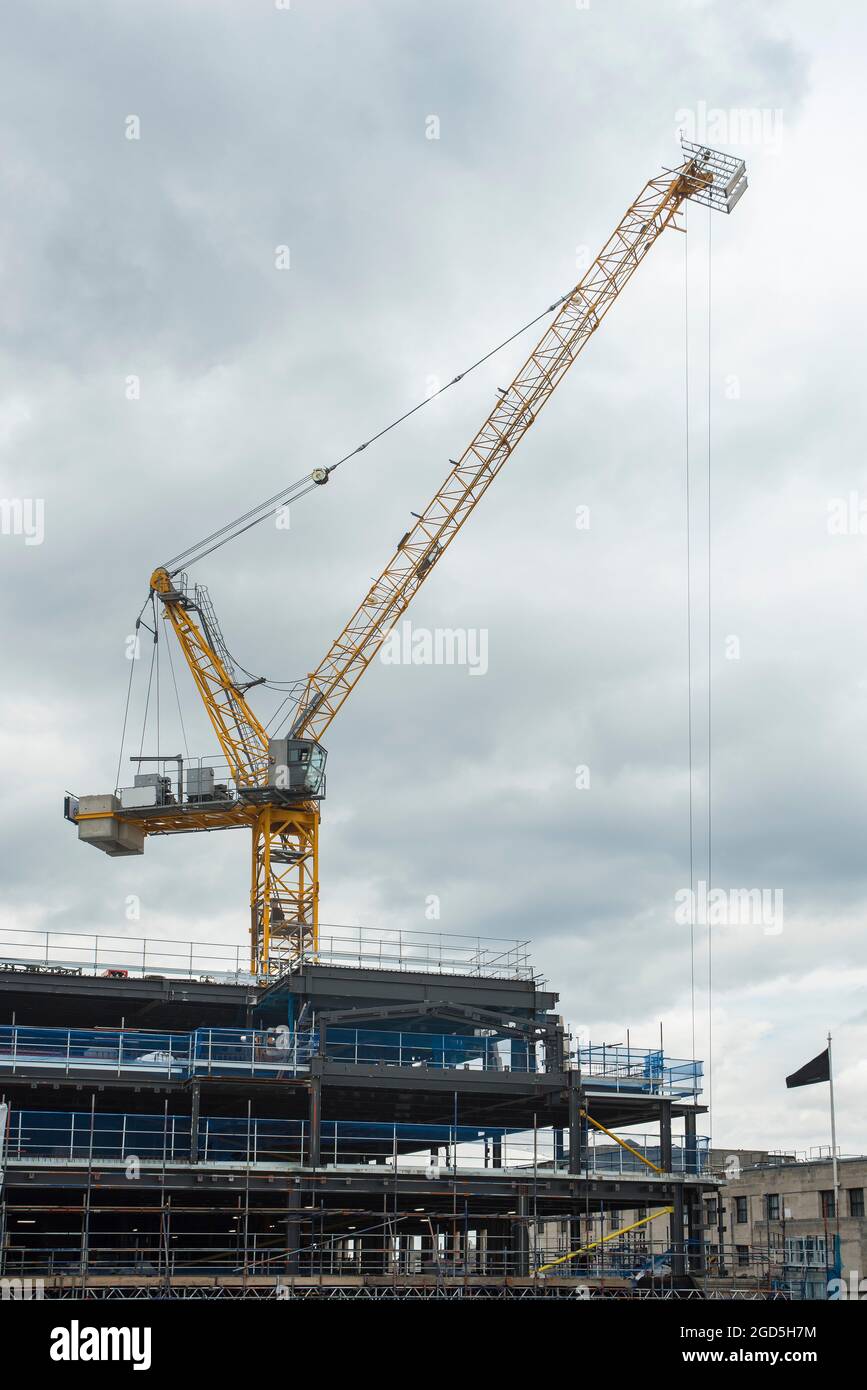 Une tour de grue sur un chantier de construction à Londres. Banque D'Images