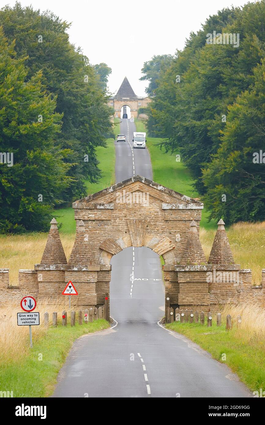 Carmire Gate & Pyramid Gatehouse à Castle Howard dans le North Yorkshire, Royaume-Uni Banque D'Images