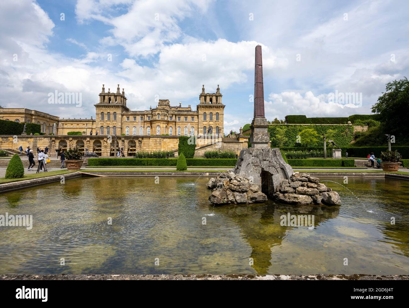 Vue attrayante sur les jardins aquatiques du Blenheim Palace, Woodstock, Oxfordshire, Angleterre, Royaume-Uni Banque D'Images