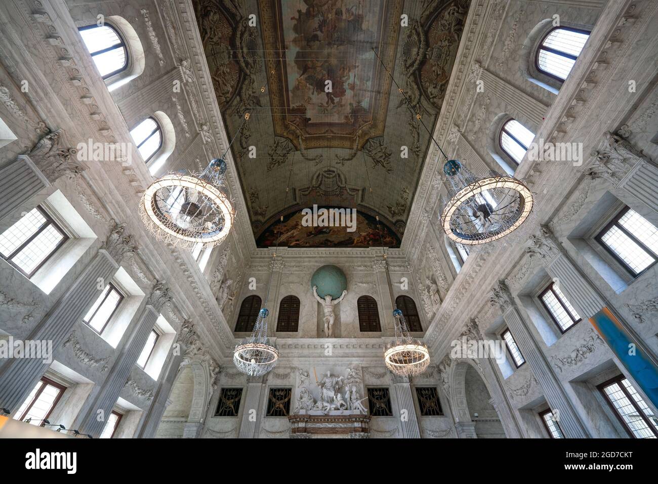 Amsterdam, pays-Bas. 06e août 2021. Une vue intérieure du Palais Royal d'Amsterdam qui est à la disposition du monarque des pays-Bas. Avec son style architectural classique, il a été construit pendant l'âge d'or hollandais au XVIIe siècle. Il est situé sur la place du Dam, dans le centre d'Amsterdam. Crédit : SOPA Images Limited/Alamy Live News Banque D'Images