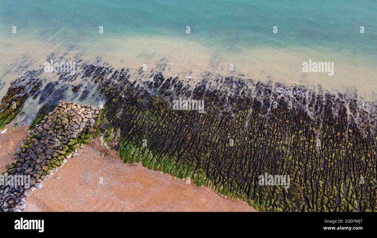 Vue aérienne de la plage de galets par Soltdean, Royaume-Uni. Banque D'Images