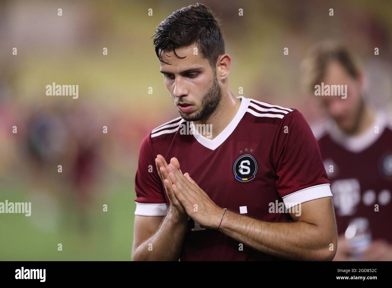 Monaco, Monaco, le 10 août 2021. David Hancko de Sparta Prague réagit alors qu'il quitte le champ de jeu après le coup d'envoi final du match de la Ligue des champions de l'UEFA au Stade Louis II, Monaco. Le crédit photo devrait se lire: Jonathan Moscrop / Sportimage Banque D'Images