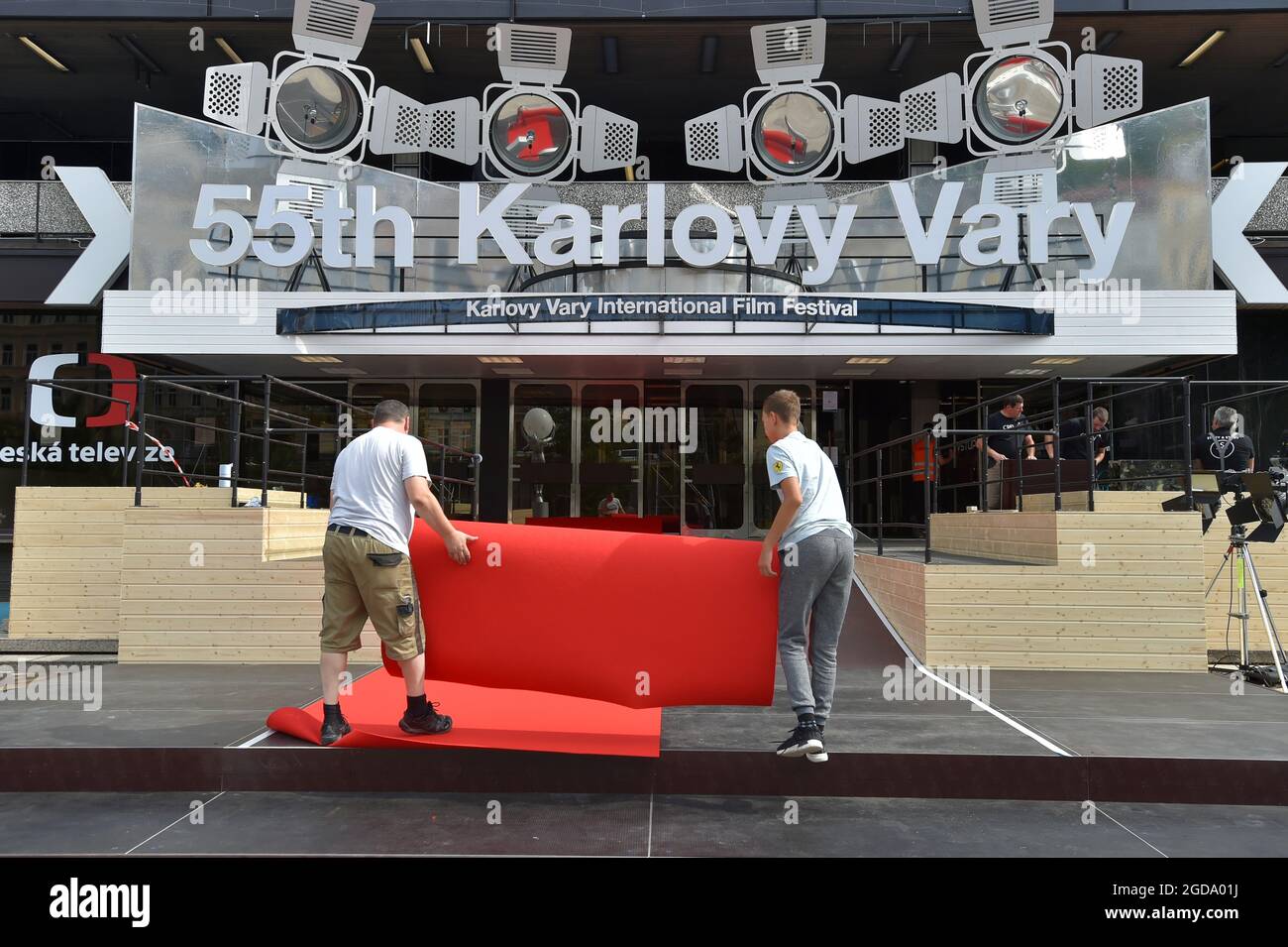 Karlovy Vary, République tchèque. 12 août 2021. Préparation du 55e Festival international du film de Karlovy Vary le 12 août 2021, à Karlovy Vary, République tchèque. Le festival aura lieu du 20 au 28 août 2021. Crédit: Slavomir Kubes/CTK photo/Alamy Live News Banque D'Images