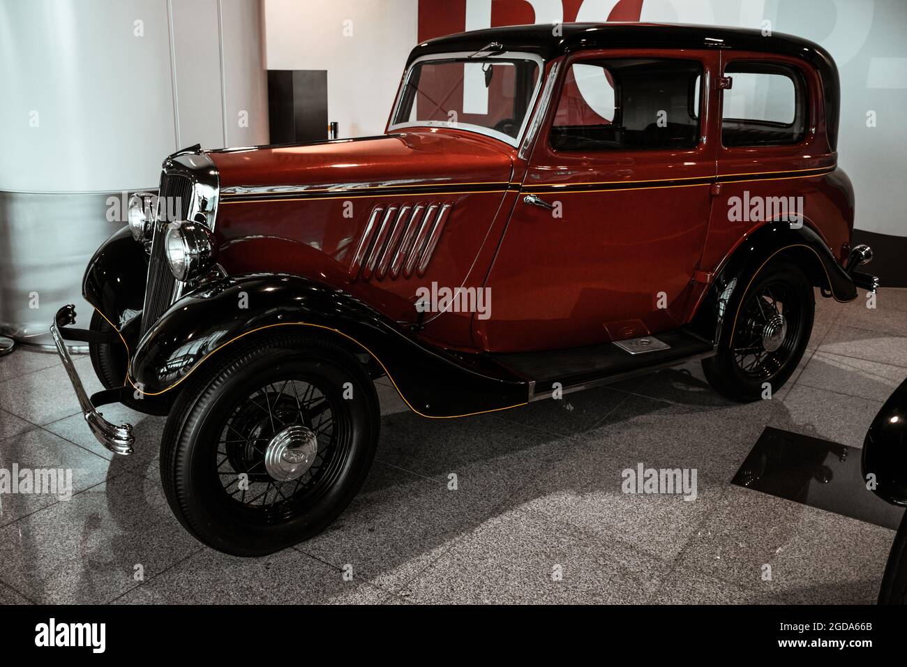 4 juin 2019, Moscou, Russie: Vue latérale de la voiture américaine Ford modèle y 1933. Voitures rétro classiques des années 1930. Banque D'Images